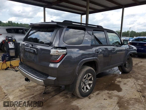 2023 Toyota 4Runner TRD Off Road Premium z VIN JTERU5JR8P6100209, wystawiony jako Copart lot #61629095 z przebiegiem 17 031 mil mil oraz Szkoda całkowita • Salvage title. Historia ofert i sprzedaży dostępna na DreamBid. Obrazek 3.