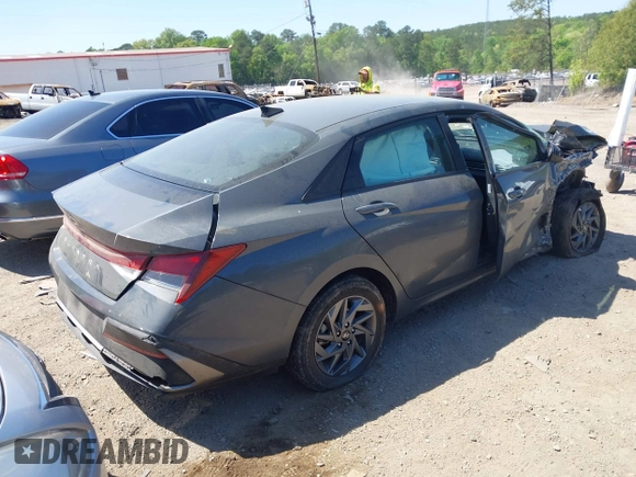 2024 Hyundai Elantra SEL z VIN KMHLM4DG4RU651049, wystawiony jako IAAI lot #42040179 z przebiegiem 37 852 mil mil oraz . Historia ofert i sprzedaży dostępna na DreamBid. Obrazek 4.