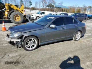 2012 Mercedes-Benz C 300 Sport z VIN WDDGF8BB1CA709311, wystawiony jako Copart lot #84649524 z przebiegiem 154 747 mil mil oraz Szkoda całkowita • Salvage title. Historia ofert i sprzedaży dostępna na DreamBid. Obrazek 1.