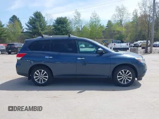 2014 Nissan Pathfinder SV with VIN 5N1AR2MM4EC637171, listed as a IAAI auction lot 42165474 with 152,543 mi miles. Bid and sale history available at carsss.com. Image 13.
