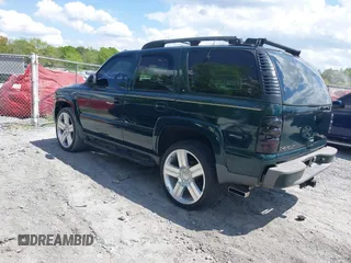 2001 Chevrolet Tahoe LS with VIN 1GNEK13T11R220134, listed as a IAAI auction lot 41965690 with 265,403 mi miles. Bid and sale history available at carsss.com. Image 3.