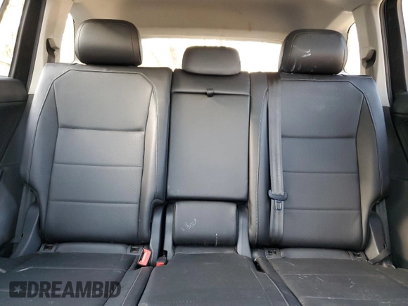2018 Volkswagen Tiguan SEL with VIN 3VV3B7AX2JM137890, listed as a Copart auction lot 48318645 with 112,602 mi miles and Salvage title. Bid and sale history available at DreamBid. Image 10.