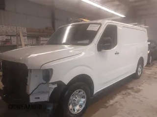 2019 Nissan NV Cargo S z VIN 1N6BF0KM4KN808359, wystawiony jako IAAI lot #42340241 z przebiegiem 183 788 mil mil oraz . Historia ofert i sprzedaży dostępna na DreamBid. Obrazek 2.