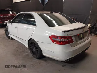 2011 Mercedes-Benz E 350 Luxury с VIN WDDHF8HBXBA480766, выставлен на аукционе IAAI как лот 42568278 с пробегом 127 584 миль миль и . История ставок и продаж доступна на DreamBid. Изображение 3.