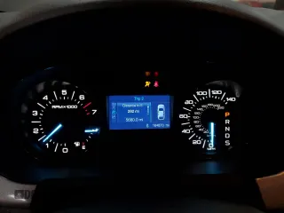 2014 Ford Edge SEL z VIN 2FMDK4JC2EBA50332, wystawiony jako Copart lot #87367284 z przebiegiem 164 873 mil mil oraz Szkoda całkowita • Salvage title. Historia ofert i sprzedaży dostępna na DreamBid. Obrazek 9.