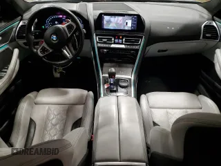 2022 BMW M8 Competition z VIN WBSGV0C02NCH36032, wystawiony jako Copart lot #45772865 z przebiegiem 33 647 mil mil oraz Szkoda całkowita • Salvage title. Historia ofert i sprzedaży dostępna na DreamBid. Obrazek 8.