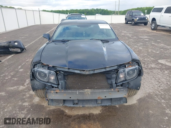 2011 Chevrolet Camaro 2LT z VIN 2G1FC1ED9B9202646, wystawiony jako IAAI lot #42197210 z przebiegiem 177 451 mil mil oraz . Historia ofert i sprzedaży dostępna na DreamBid. Obrazek 13.