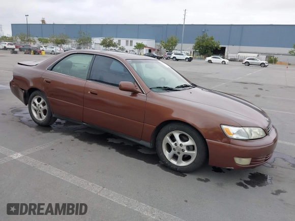 2001 Lexus ES 300 with VIN JT8BF28G310340604, listed as a IAAI auction lot 42113774 with 260,303 mi miles and . Bid and sale history available at DreamBid. Image 1.