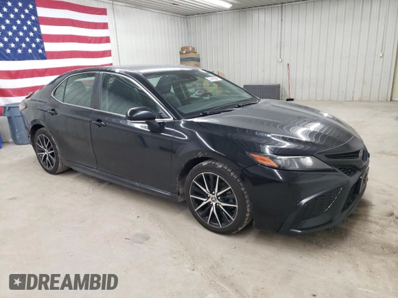 2022 Toyota Camry SE with VIN 4T1G11AK1NU654020, listed as a Copart auction lot 49228125 with 131,818 mi miles and Clean Title. Bid and sale history available at DreamBid. Image 4.