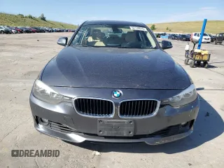 2013 BMW 3 Series 328i xDrive z VIN WBA3B3C5XDF533439, wystawiony jako Copart lot #62130615 z przebiegiem 125 712 mil mil oraz Szkoda całkowita • Salvage title. Historia ofert i sprzedaży dostępna na DreamBid. Obrazek 5.