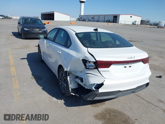 2024 Kia Forte LX with VIN 3KPF24AD5RE750446, listed as a IAAI auction lot 42024978 with 20,263 mi miles. Bid and sale history available at carsss.com. Image 6.