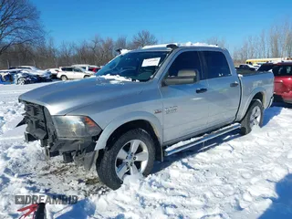 2015 Ram 1500 Big Horn z VIN 1C6RR7LT2FS620252, wystawiony jako IAAI lot #41149484 z przebiegiem 137 784 mil mil oraz . Historia ofert i sprzedaży dostępna na DreamBid. Obrazek 2.