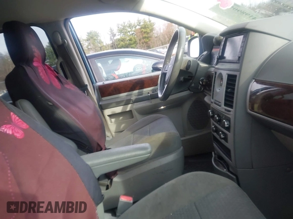 2010 Chrysler Town & Country Touring with VIN 2A4RR5D15AR415362, listed as a IAAI auction lot 41989057 with 133,406 mi miles and . Bid and sale history available at DreamBid. Image 5.