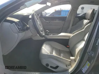 2018 Volvo S90 Momentum with VIN LVY982MK0JP033167, listed as a Copart auction lot 82034334 with 101,927 mi miles and Salvage Title. Bid and sale history available at carsss.com. Image 7.