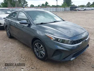 2024 Kia Forte LXS z VIN 3KPF24AD5RE764234, wystawiony jako IAAI lot #42103170 z przebiegiem 8 115 mil mil oraz . Historia ofert i sprzedaży dostępna na DreamBid. Obrazek 1.