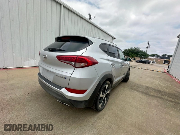 2016 Hyundai Tucson Limited z VIN KM8J33A22GU154995, wystawiony jako Copart lot #60001865 z przebiegiem 170 291 mil mil oraz Czysty tytuł • Clean title. Historia ofert i sprzedaży dostępna na DreamBid. Obrazek 4.