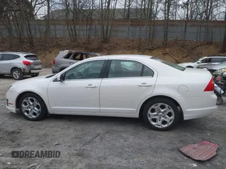 2011 Ford Fusion SE with VIN 3FAHP0HA4BR200111, listed as a IAAI auction lot 41843044 with 163,784 mi miles. Bid and sale history available at carsss.com. Image 15.