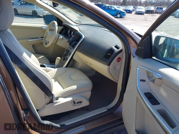 2011 Volvo XC60 3.0T с VIN YV4902DZ3B2180784, выставлен на аукционе IAAI как лот 41845267 с пробегом 111 249 миль миль и . История ставок и продаж доступна на DreamBid. Изображение 5.