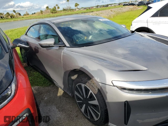 2024 Lucid Air Pure z VIN 50EA1PGA2RA005678, wystawiony jako Copart lot #73879864 z przebiegiem 1548 mil mil oraz Nie do naprawy. Historia ofert i sprzedaży dostępna na DreamBid. Obrazek 4.