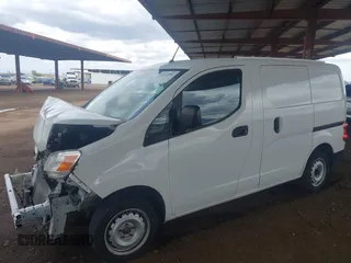 2017 Nissan NV200 S z VIN 3N6CM0KN3HK708335, wystawiony jako IAAI lot #41713394 z przebiegiem 139 215 mil mil oraz . Historia ofert i sprzedaży dostępna na DreamBid. Obrazek 14.