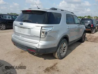 2014 Ford Explorer XLT with VIN 1FM5K7D81EGA48688, listed as a IAAI auction lot 42360152 with 208,939 mi miles and . Bid and sale history available at DreamBid. Image 4.