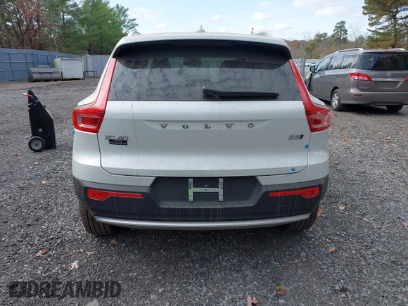 2024 Volvo XC40 Plus Bright Theme with VIN YV4L12UE2R2356332, listed as a IAAI auction lot 40734339 with 5,863 mi miles. Bid and sale history available at carsss.com. Image 17.