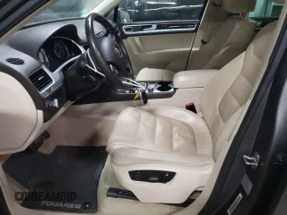 2013 Volkswagen Touareg Lux with VIN WVGEF9BP6DD002607, listed as a Copart auction lot 83420704 with 143,571 mi miles and Salvage Title. Bid and sale history available at DreamBid. Image 7.