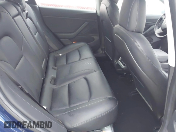 2018 Tesla Model 3 Long Range Battery z VIN 5YJ3E1EBXJF088444, wystawiony jako IAAI lot #42072860 z przebiegiem 46 063 mil mil oraz . Historia ofert i sprzedaży dostępna na DreamBid. Obrazek 8.