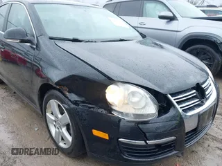 2009 Volkswagen Jetta Sedan SE with VIN 3VWRM71K39M061922, listed as a IAAI auction lot 41833902 with 207,905 mi miles. Bid and sale history available at carsss.com. Image 6.