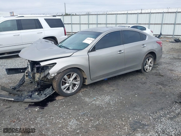 2013 Nissan Altima 2.5 S with VIN 1N4AL3AP7DC120574, listed as a IAAI auction lot 41651698 with 209,578 mi miles. Bid and sale history available at carsss.com. Image 2.