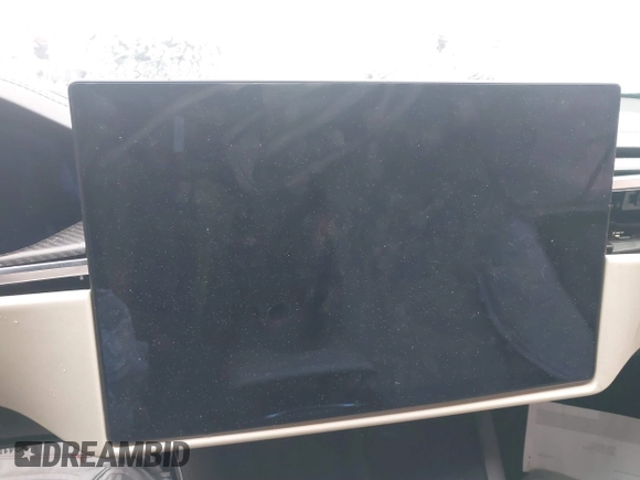 2021 Tesla Model S Plaid z VIN 5YJSA1E64MF441923, wystawiony jako IAAI lot #41465456 z przebiegiem Nie podano mil oraz . Historia ofert i sprzedaży dostępna na DreamBid. Obrazek 15.