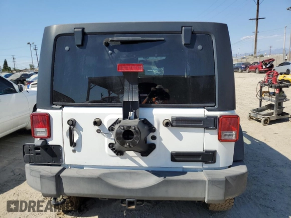 2015 Jeep Wrangler Unlimited Rubicon with VIN 1C4BJWFG6FL585283, listed as a Copart auction lot 70847344 with 0 mi miles and Salvage Title. Bid and sale history available at carsss.com. Image 6.