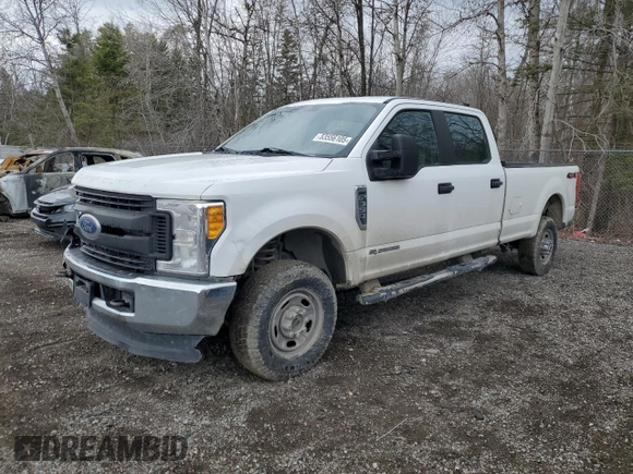 2017 Ford F-350 Platinum with VIN 1FT8W3BT4HEE75790, listed as a Copart auction lot 53556105 with 546,574 mi miles and Salvage title. Bid and sale history available at DreamBid. Image 1.