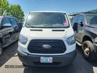 2019 Ford Transit z VIN 1FTYE1YM4KKB70936, wystawiony jako IAAI lot #42525385 z przebiegiem 233 237 mil mil oraz . Historia ofert i sprzedaży dostępna na DreamBid. Obrazek 34.