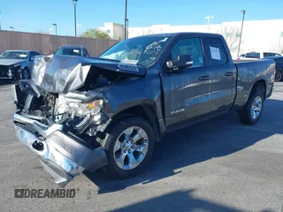 2022 Ram 1500 Big Horn z VIN 1C6RREBT1NN436343, wystawiony jako IAAI lot #41367073 z przebiegiem 13 784 mil mil oraz . Historia ofert i sprzedaży dostępna na DreamBid. Obrazek 2.
