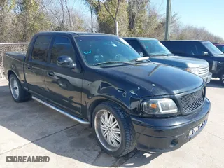 2001 Ford F-150 SuperCrew XLT with VIN 1FTRW07L21KA83961, listed as a IAAI auction lot 41754564 with 389,080 mi miles. Bid and sale history available at carsss.com. Image 1.