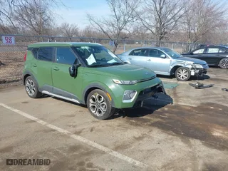 2020 Kia Soul LX with VIN KNDJ23AU2L7045440, listed as a IAAI auction lot 41649565 with 104,930 mi miles. Bid and sale history available at carsss.com. Image 1.