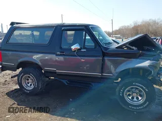 1992 Ford Bronco XL with VIN 1FMEU15N8NLA25301, listed as a IAAI auction lot 41749043 with 1 mi miles. Bid and sale history available at carsss.com. Image 12.