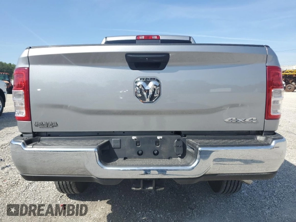 2024 Ram 2500 Tradesman with VIN 3C6UR5CJ3RG268498, listed as a Copart auction lot 68364344 with 33 mi miles and Salvage Title. Bid and sale history available at carsss.com. Image 6.