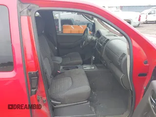 2008 Nissan Frontier SE z VIN 1N6AD06U78C418727, wystawiony jako IAAI lot #42215016 z przebiegiem 211 562 mil mil oraz . Historia ofert i sprzedaży dostępna na DreamBid. Obrazek 5.