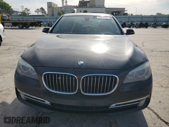 2013 BMW 7 Series 750i xDrive z VIN WBAYB6C50DD223559, wystawiony jako Copart lot #54000435 z przebiegiem 265 821 mil mil oraz Czysty tytuł • Clean title. Historia ofert i sprzedaży dostępna na DreamBid. Obrazek 5.