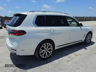 2025 BMW X7 xDrive40i z VIN 5UX23EM02S9W38321, wystawiony jako Copart lot #57358565 z przebiegiem 24 910 mil mil oraz Tytuł czysty. Historia ofert i sprzedaży dostępna na DreamBid. Obrazek 3.