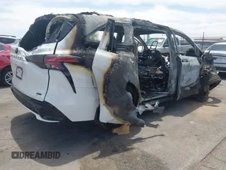 2025 Toyota Sienna XSE z VIN 5TDDRKEC7SS229054, wystawiony jako IAAI lot #42316730 z przebiegiem Nie podano mil oraz . Historia ofert i sprzedaży dostępna na DreamBid. Obrazek 4.