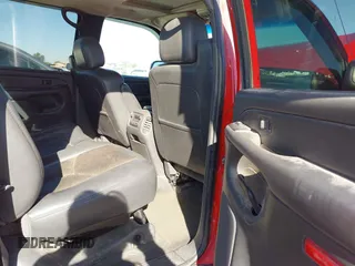 2004 Chevrolet Avalanche with VIN 3GNEC12T54G253253, listed as a IAAI auction lot 41787767 with 205,850 mi miles. Bid and sale history available at carsss.com. Image 8.