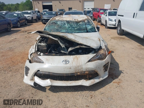 2017 Toyota 86 z VIN JF1ZNAA11H8703549, wystawiony jako IAAI lot #42007728 z przebiegiem 85 327 mil mil oraz . Historia ofert i sprzedaży dostępna na DreamBid. Obrazek 13.