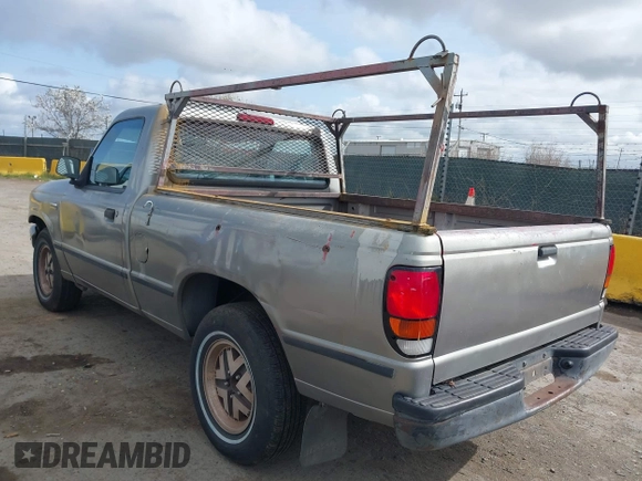 1994 Mazda B-Series Truck z VIN 4F4CR12A3RTM46760, wystawiony jako IAAI lot #41916078 z przebiegiem 276 129 mil mil oraz . Historia ofert i sprzedaży dostępna na DreamBid. Obrazek 3.