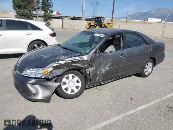 2004 Toyota Camry LE z VIN 4T1BE32K34U881717, wystawiony jako Copart lot #53731565 z przebiegiem Nie podano mil oraz Szkoda całkowita • Salvage title. Historia ofert i sprzedaży dostępna na DreamBid. Obrazek 1.