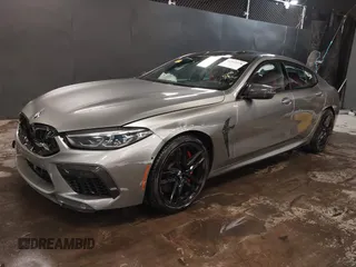2022 BMW M8 Competition z VIN WBSGV0C04NCH71560, wystawiony jako IAAI lot #41542278 z przebiegiem 28 117 mil mil oraz . Historia ofert i sprzedaży dostępna na DreamBid. Obrazek 2.