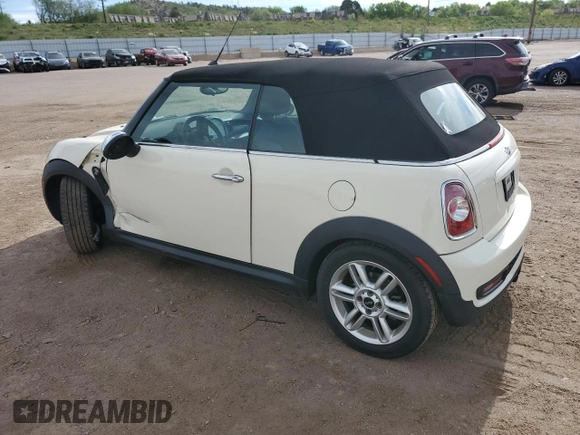 2012 MINI Convertible S z VIN WMWZP3C58CT250629, wystawiony jako Copart lot #57265655 z przebiegiem 99 216 mil mil oraz Szkoda całkowita • Salvage title. Historia ofert i sprzedaży dostępna na DreamBid. Obrazek 2.
