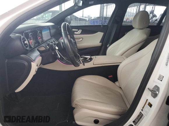 2017 Mercedes-Benz E 300 Luxury with VIN WDDZF4JBXHA108666, listed as a Copart auction lot 60083615 with 84,705 mi miles and Salvage title. Bid and sale history available at DreamBid. Image 7.